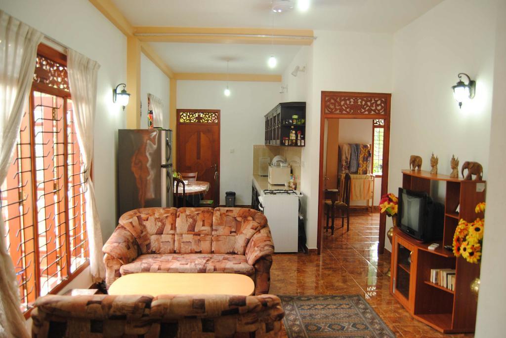 Kumara Guest House Unawatuna Quarto foto